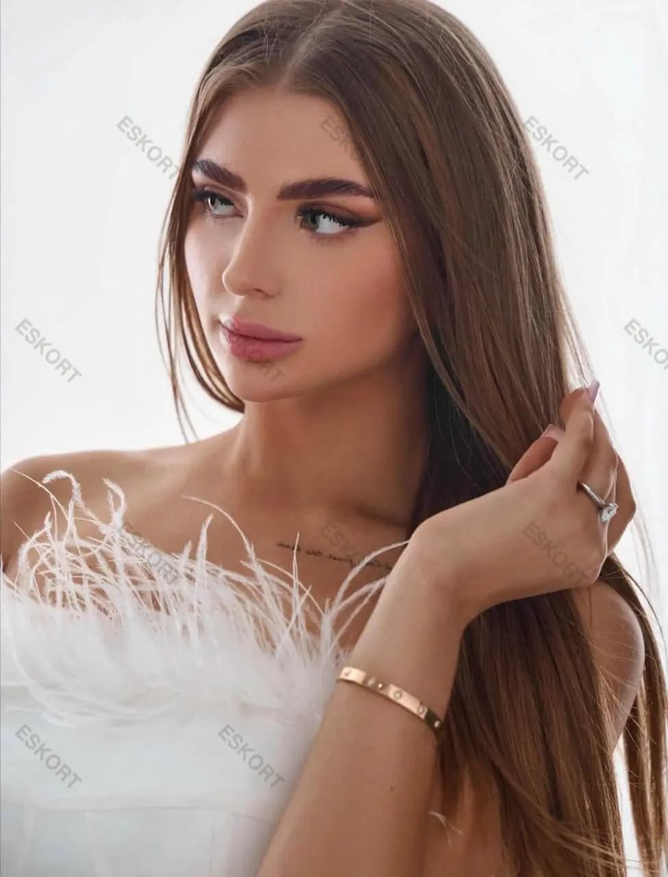 Полина